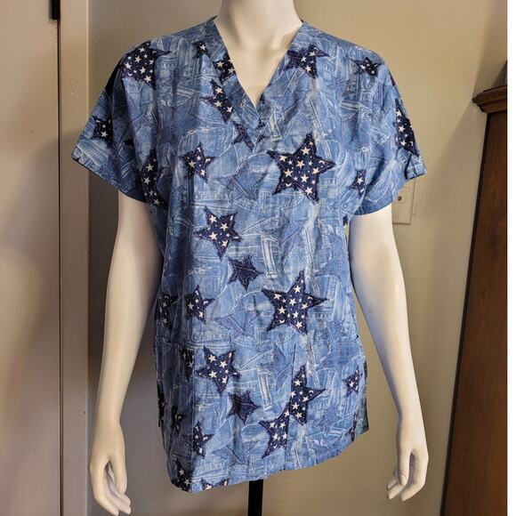 Mad About Scrubs Blue Stars Cotton Scrub Top Large Graphic Patriot Workwear - Picture 1 of 10
